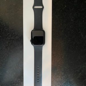 Apple Watch Series 5 w/ GPS & cellular